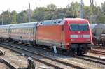 101 122-0 mit IC Zuggarnitur Richtung Berlin-Gesundbrunnen zur Bereitstellung, 24.09.11 Berlin Greifswalder Str.