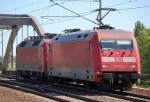 101 145-1 hat 120 152-4 am Haken Richtung Innenstadt, 23.07.13 Berlin-Pankow.