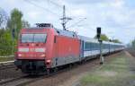 101 004-0 mit EC Richtung Berlin-Spandau am 15.04.14 Durchfahrt Bhf.