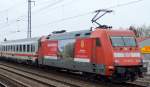 IC 2355 aus Frankfurt a.Main mit Schiebelok 101 017-2 Richtung Bernau am 06.03.15 Berlin-Karow.