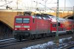RE3 nach W�nsdorf/Waldstadt mit 114 002-9 bei der Ausfahrt Bhf.