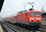 RE5 (leer) mit 114 040 bei der Durchfahrt Bhf. Flughafen Berlin-Schönefeld, 18.02.16 