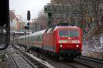 120 131-8 mit IC-Wagengarnitur zur Bereitstellung Richtung Bhf.