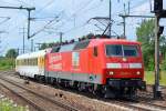 DB Systemtechnik 120 501-2 mit Dienstwagen am Haken am 15.07.14 Bhf.