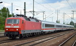 120 106-0 mit IC Wagengarnitur bei der Durchfahrt Bf.