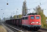 In diesem Jahr das erste Mal für mich an dieser Stelle, eine DB 140ér (recht selten geworden inzwischen), 140 354-2 mit Ganzzug offener Güterwagen Richtung Innenstadt am 21.10.14