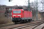 143 111-3 bei der Durchfahrt Bhf.