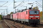 Doppeltraktion 143 354-9 + 143 653-4 mit gemischtem Güterzug am 23.09.17 Bf.