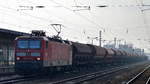 143 050-3 und Ganzzug gedeckter Schüttgutwagen am 07.02.18 Bf, Flughafen Berlin Schönefeld.