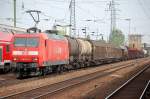 145 017-0 mit einem gemischten G�terzug am 27.04.11 Bhf.