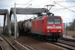 145 034-5 mit Kesselwagenzug Richtung Berlier Innenstadt, 23.04.12 Berlin-Pankow.