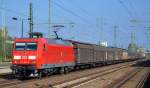 145 062-6 mit einem gemischten Güterzug am 05.10.15 Bhf.