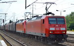 Doppeltraktion 145 050-1 + 145 028-7 mit einem gemischten Güterzug am 28.07.16 Bf.