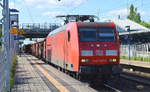 145 041-0 mit gemischtem Güterzug am 15.05.17 Bf.