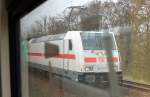 Leider nur ein Belegbild/Schnappschuss aus dem S-Bahnfenster, die noch ganz neue DB 146 551-7 und eine 186ér? mitdran Richtung Karower Kreuz Berlin Höhe Mühlenbeck/Mönchmühle