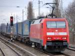 �berraschung an dieser Stelle, die 152 145-9 f�hrt mit einem Ganzzug Taschenwagen mit Aufliegern der bekannten Sped.