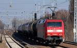 152 003-0 mit Kesselwagenzug (haups�chlich Druckgaskesselwagen) am 07.03.12 Berlin-Karow.