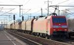 152 071-7 mit Stahlcoil-Güterzug am 17.12.13 Durchfahrt Bhf.