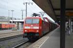 152 119-4 mit PKW-Transportzug am 10.05.14 Durchfahrt Bhf.