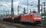 152 012-1 mit Ganzzug gedeckter Schüttgutwagen am 23.05.14 Durchfahrt Bhf.