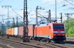 152 084-0 mit Containerzug am 23.05.14 Durchfahrt Bhf.