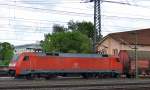 152 034-5 mit PKW-Transportzug am 23.05.14 Durchfahrt Bhf.