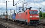 152 128-5 mit Containerzug am 24.05.14 Durchfahrt Bhf.