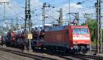 152 158-2 mit PKW-Transportzug am 31.05.14 Durchfahrt Bhf.