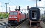 152 083-2 mit gemischtem Güterzug am 31.05.14 Durchfahrt Bhf.