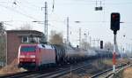 152 115-2 mit Kesselwagenzug am 17.03.15 Berlin-Karow.