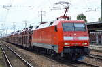 152 124-4 mit einem PKW-Transportzug mit fabrikneuen Toyota Modellen, z.Teil auch Pickup am 13.07.16 Bf.