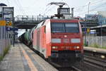 152 163-2 mit Kesselwagenzug am 10.05.17 Durchfahrt Bf.