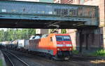 152 153-3 mit gemischtem Güterzug am 20.06.17 Bf.