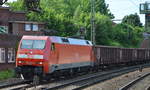152 015-4 mit einem Ganzzug offener Drehgestellwagen am 20.06.17 Bf.
