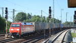 152 132-7 mit Ganzzug LKW-Wechselbrücken am 20.06.17 Hamburg-Veddel.