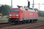 152 061-8 bei der Durchfahrt im Bhf.