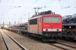 155 004-5 mit einem gemischten G�terzug, 16.04.11 Bhf.