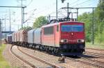 155 035-9 mit einem kurzen gemischten G�terzug, 30.05.11 Bhf.