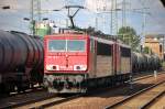 155 183-7 zieht ihre Schwesterlok 155 017-7 am 11.07.11 durch den Bhf.
