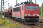 155 108-4 f�hrt mit einem Ganzzug gedeckter Sch�ttgutwagen mit Kaliumchlorid 60 (EG-D�ngemittel) bef�llt f�r einen polnischen Abnehmer im Bhf.