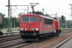 155 117-5 hat 298 330-2 an Haken, 18.07.12 Bhf.