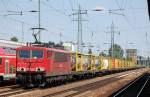 155 189-4 mit Containerzug am 27.07.12 Bhf.