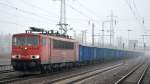 155 168-8 mit Ganzzug polnischer offener Güterwagen, 13.11.14 Bhf.