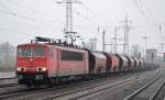 155 130-8 mit einem Güterzug für Kalisalz-Transporte am 19.11.14 Bhf.