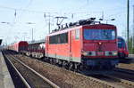 155 147-2 mit einem langen gemischten Güterzug am 03.03.17 Durchfahrt Bf.