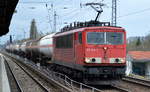 155 015-1 mit Kesselwagenzug am 03.04.17 Bf.