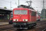 155 197-7 auf Leerfahrt durch den Bhf.