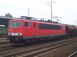 155 060-7 mit einem Ganzzug gedeckter Sch�ttgutwagen im Bhf.