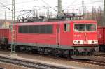 155 235-5 mit einem Leerzug Drehgestellflachwagen mit Rungen bei der Durchfahrt Gbf.