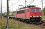 155 218-1 mit einem gemischten G�terzug f�hrt zum Kurzhalt mit Personalwechsel im Bhf.